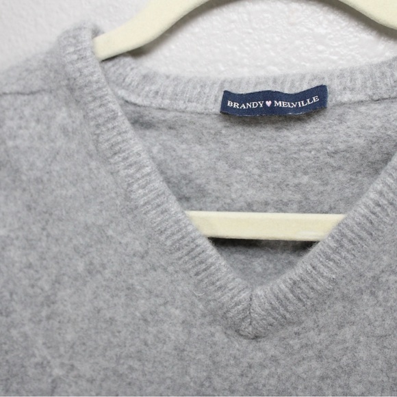 Brandy Melville 100% Wool Sweater - Picture 3 of 7